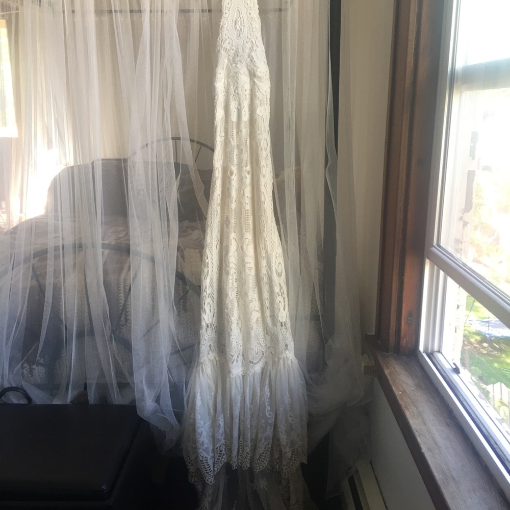 Beautiful gypsy free people wedding dress